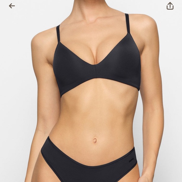 NWT SKIMS wireless form t-shirt demi bra - Picture 2 of 8